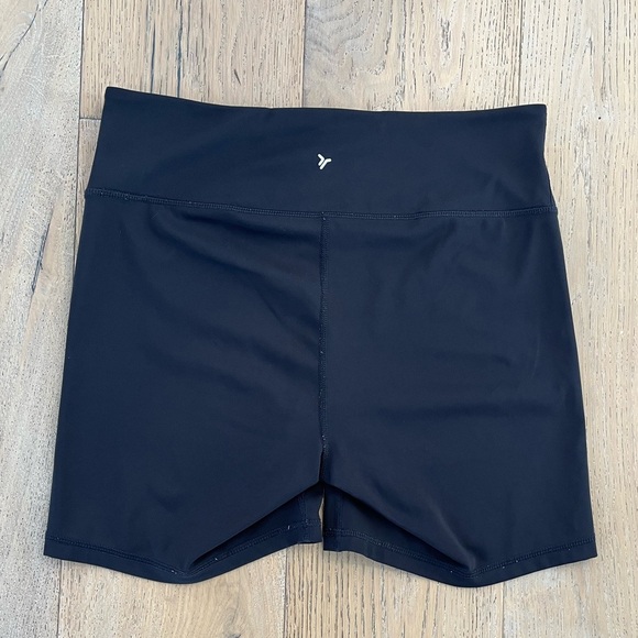 Old Navy Powersoft Bike Short 6 inch Women Large Black - Picture 4 of 5